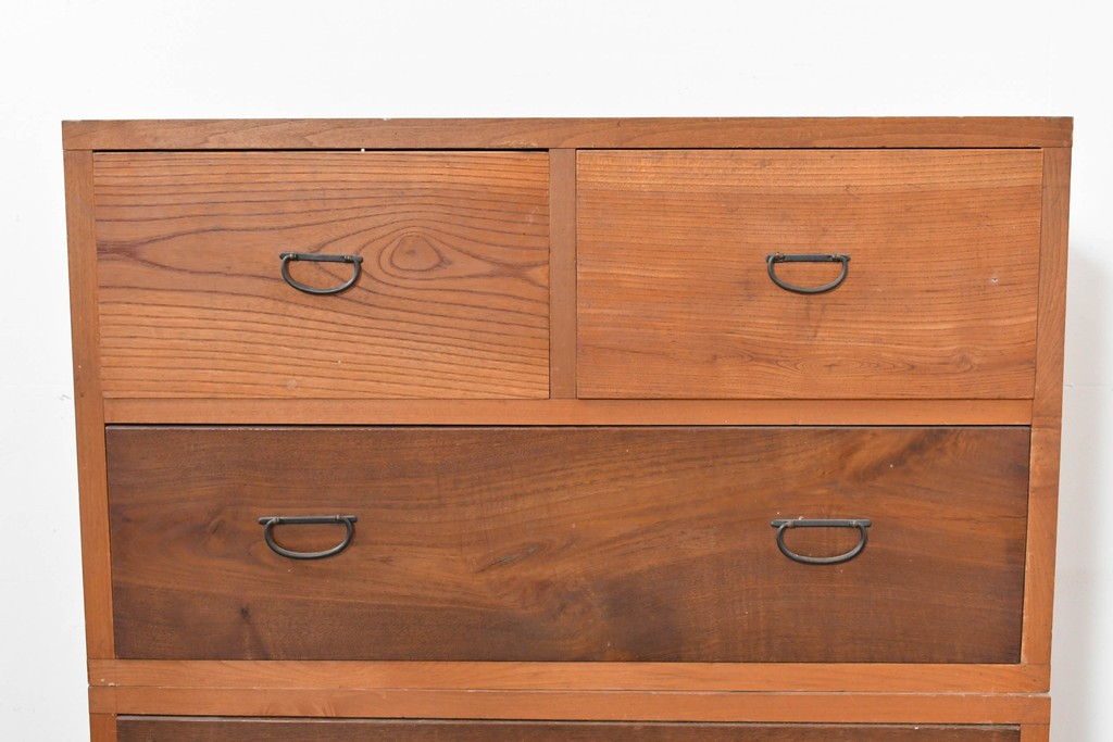 アンティーク家具　和製アンティーク　大正昭和初期　シンプルなデザインが取り入れやすい重ね箪笥(時代箪笥、ローボード、テレビ台)(R-039857)