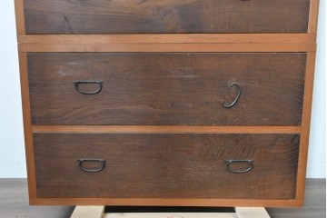 アンティーク家具　和製アンティーク　大正昭和初期　シンプルなデザインが取り入れやすい重ね箪笥(時代箪笥、ローボード、テレビ台)(R-039857)