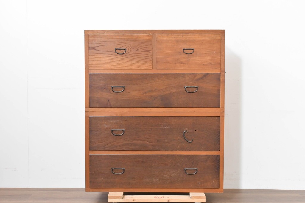 アンティーク家具　和製アンティーク　大正昭和初期　シンプルなデザインが取り入れやすい重ね箪笥(時代箪笥、ローボード、テレビ台)(R-039857)