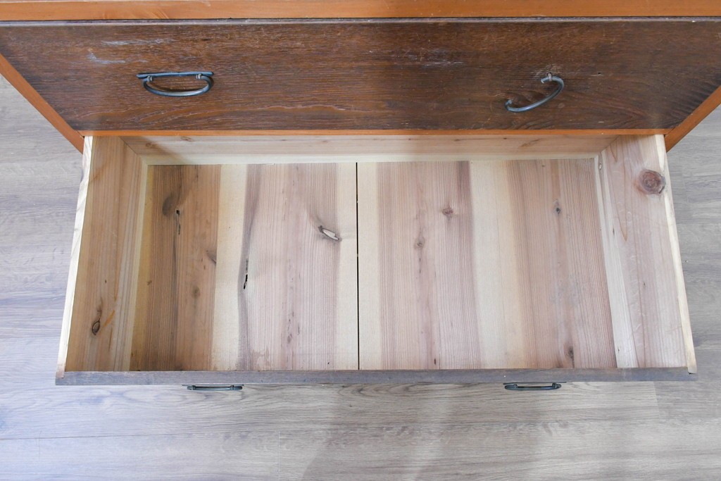 アンティーク家具　和製アンティーク　大正昭和初期　シンプルなデザインが取り入れやすい重ね箪笥(時代箪笥、ローボード、テレビ台)(R-039857)