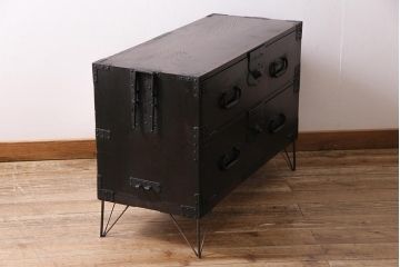 アンティーク家具　明治期　箪笥リメイク　三方ケヤキ材　上手物　フラップダウン扉の脚付きテレビ台(テレビボード、リビングボード)(R-039859)