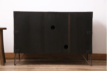 アンティーク家具　明治期　箪笥リメイク　三方ケヤキ材　上手物　フラップダウン扉の脚付きテレビ台(テレビボード、リビングボード)(R-039859)