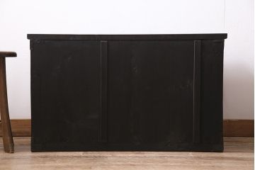 アンティーク家具　明治大正期　扇の飾り金具が存在感を引き立てる箪笥ローボード(衣装箪笥、引き出し)(R-039864)