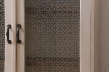 ペイント家具　当店オリジナルガラス　レトロなブックケース(本箱、収納棚、キャビネット)(R-039871)