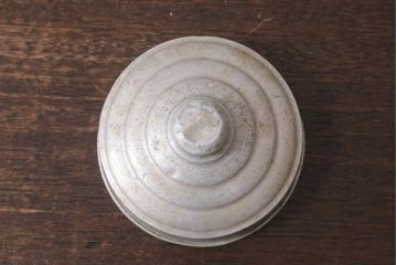 レトロ雑貨　丸みを帯びたシルエットがレトロなガラス瓶(ガラスビン、角瓶)(R-039878)