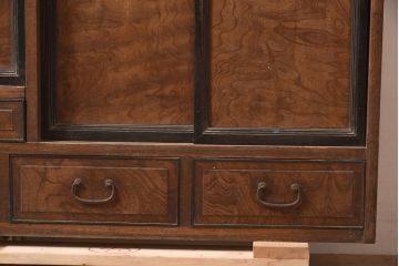 アンティーク家具　工芸家具　三方ケヤキ材　美しい玉杢が堪能できる上手物の茶棚(収納棚、戸棚)(R-039880)