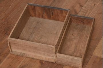 アンティーク家具　工芸家具　三方ケヤキ材　美しい玉杢が堪能できる上手物の茶棚(収納棚、戸棚)(R-039880)