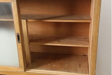 アンティーク家具　昭和中期　レトロな佇まいの作業台付き食器棚(収納棚、戸棚、キャビネット)(R-039892)