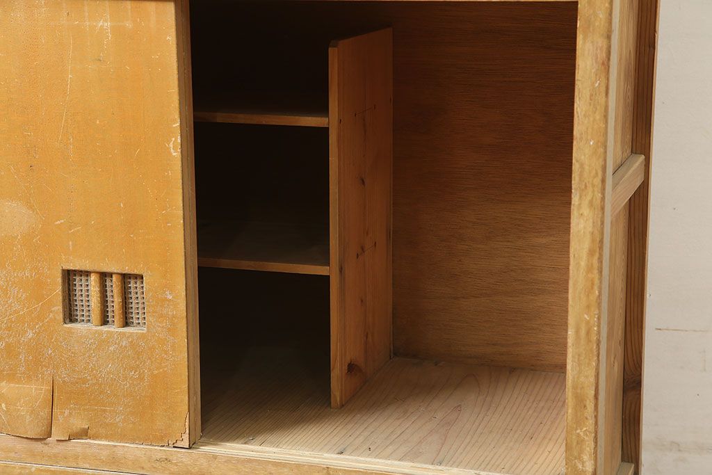 アンティーク家具　昭和中期　レトロな佇まいの作業台付き食器棚(収納棚、戸棚、キャビネット)(R-039892)