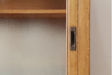 アンティーク家具　昭和中期　レトロな佇まいの作業台付き食器棚(収納棚、戸棚、キャビネット)(R-039892)