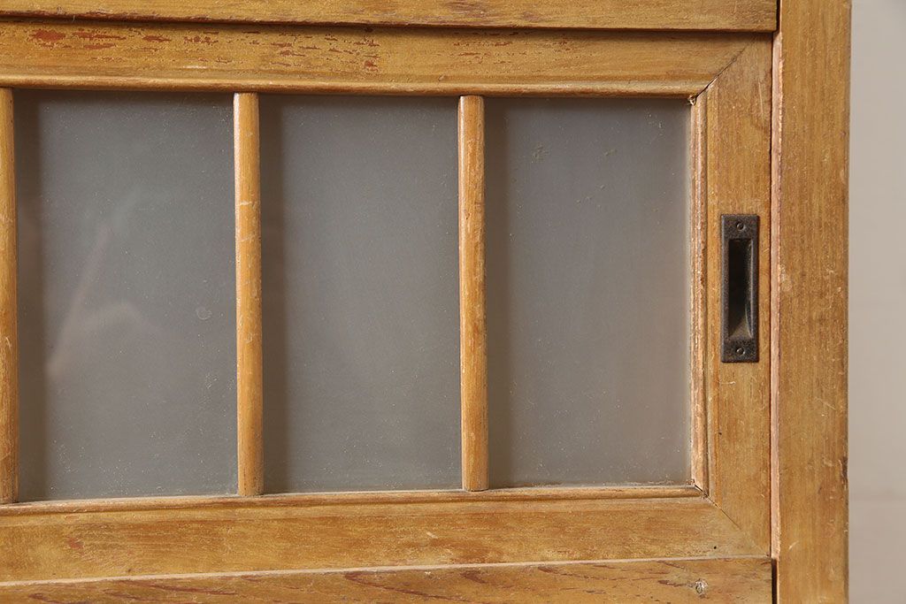 アンティーク家具　昭和中期　レトロな佇まいの作業台付き食器棚(収納棚、戸棚、キャビネット)(R-039892)