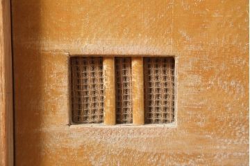 アンティーク家具　昭和中期　レトロな佇まいの作業台付き食器棚(収納棚、戸棚、キャビネット)(R-039892)