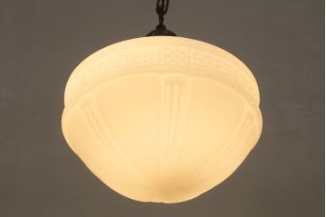 アンティーク照明　ブラケットの意匠が上品な陽刻照明(ペンダントライト、天井照明、吊り下げ照明)(R-039901)