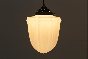 アンティーク照明　クラシカルな模様がおしゃれな陽刻照明(ペンダントライト、天井照明、吊り下げ照明)(R-039904)