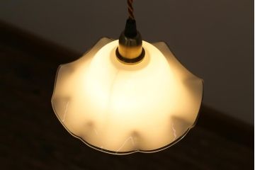 イギリスヴィンテージ照明　上品なフリルシェードのペンダントライト(ランプシェード、天井照明、吊り下げ照明、ビンテージ)(R-039905)