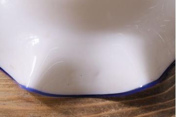 イギリスヴィンテージ照明　青縁フリルがおしゃれなミルクガラスペンダントライト(ランプシェード、天井照明、吊り下げ照明、ビンテージ)(R-039908)