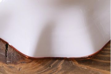 イギリスヴィンテージ照明　橙縁フリルが可愛いミルクガラスペンダントライト(ランプシェード、天井照明、ビンテージ、吊り下げ照明)(R-039914)