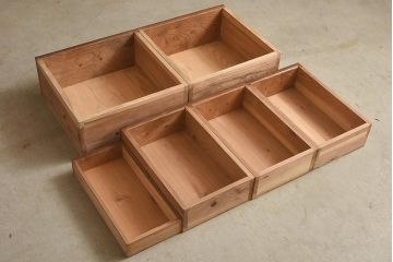 アンティーク家具　和製アンティーク　昭和初期　組子細工が目を惹く重ね水屋箪笥(関東水屋箪笥、食器棚、収納棚)(R-039929)