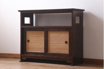 中古　九州民芸家具　すっきりとしたデザインで落ち着きのある飾り棚(収納棚、茶棚)(R-039934)