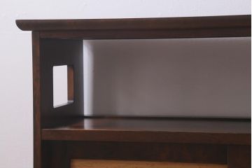 中古　九州民芸家具　すっきりとしたデザインで落ち着きのある飾り棚(収納棚、茶棚)(R-039934)