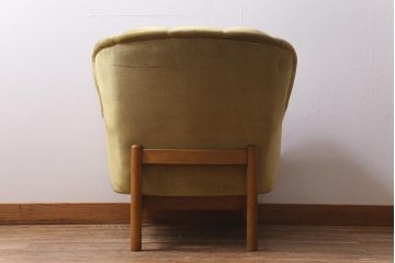 ヴィンテージ家具　北欧ビンテージ　チーク材製　レトロで可愛らしいフォルムが魅力の1人掛けソファ(アームソファ、1Pソファ)(R-039935)