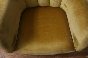 ヴィンテージ家具　北欧ビンテージ　チーク材製　レトロで可愛らしいフォルムが魅力の1人掛けソファ(アームソファ、1Pソファ)(R-039936)