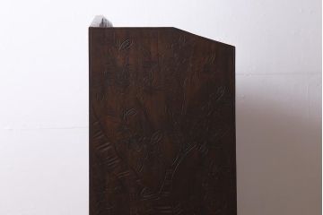 ビンテージ家具　伝統工芸　軽井沢彫り　繊細な彫りが豪華さを演出する棚付きチェスト(衣装タンス、引き出し)(R-039943)