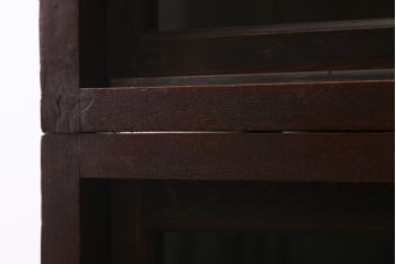 アンティーク家具　ガラス引き戸　シックな空間にも似合うシンプルな重ね戸棚(収納棚、戸棚、キャビネット)(R-039946)