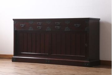 中古　筑後民芸家具　天板リメイク・厚い栗材　重厚感のある佇まいが魅力のサイドボード(収納棚、食器棚、テレビボード)(R-039947)