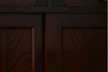 中古　筑後民芸家具　天板リメイク・厚い栗材　重厚感のある佇まいが魅力のサイドボード(収納棚、食器棚、テレビボード)(R-039947)