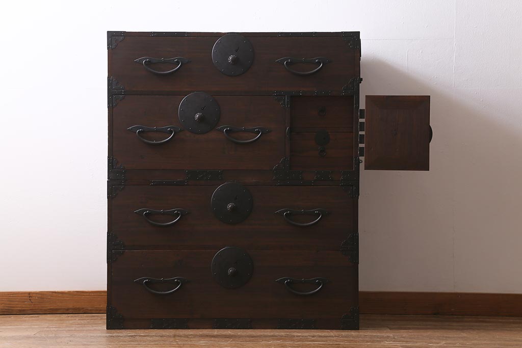 アンティーク家具　明治大正期　前板桐材　隠し付き　古い物ならではの渋さが格好いい重ね箪笥(時代箪笥、衣装箪笥、チェスト、テレビ台、桐箪笥、桐たんす)(R-039949)