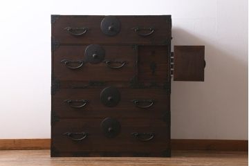 アンティーク家具　明治大正期　前板桐材　隠し付き　古い物ならではの渋さが格好いい重ね箪笥(時代箪笥、衣装箪笥、チェスト、テレビ台、桐箪笥、桐たんす)(R-039949)