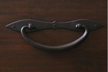 アンティーク家具　明治大正期　前板桐材　隠し付き　古い物ならではの渋さが格好いい重ね箪笥(時代箪笥、衣装箪笥、チェスト、テレビ台、桐箪笥、桐たんす)(R-039949)