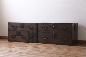 アンティーク家具　明治大正期　前板桐材　隠し付き　古い物ならではの渋さが格好いい重ね箪笥(時代箪笥、衣装箪笥、チェスト、テレビ台、桐箪笥、桐たんす)(R-039949)