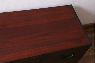 アンティーク家具　明治大正期　前板桐材　隠し付き　古い物ならではの渋さが格好いい重ね箪笥(時代箪笥、衣装箪笥、チェスト、テレビ台、桐箪笥、桐たんす)(R-039949)