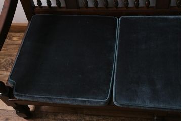 中古　松本民芸家具　D型布張り椅子　クラシカルなデザインが魅力の3人掛けソファ(ベンチ、ソファ)(定価約55万円)(R-039950)