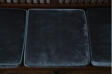 中古　松本民芸家具　D型布張り椅子　クラシカルなデザインが魅力の3人掛けソファ(ベンチ、ソファ)(定価約55万円)(R-039950)
