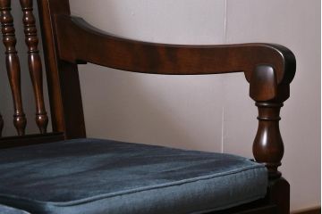 中古　松本民芸家具　D型布張り椅子　クラシカルなデザインが魅力の3人掛けソファ(ベンチ、ソファ)(定価約55万円)(R-039950)