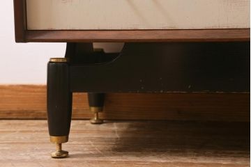 ヴィンテージ家具　北欧ビンテージ　G-PLAN(ジープラン)　BBシリーズ　アンティークペイントがおしゃれなチェスト(サイドチェスト、サイドボード、引き出し)(R-039951)