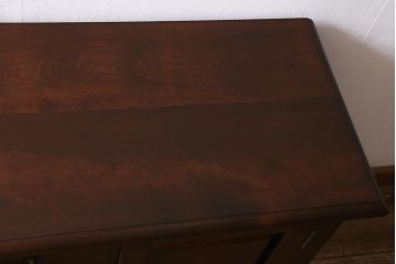 中古　松本民芸家具　クラシカルなデザインがおしゃれなA型ドレッサー(サイドボード、キャビネット)(定価約36万円)(R-039952)