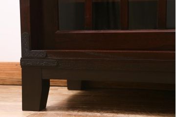 中古　筑後民芸家具　脚付リメイク　和モダンスタイルを高めるサイドボード(戸棚、キャビネット)(R-039955)