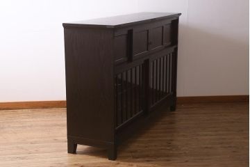 中古　筑後民芸家具　脚付リメイク　和モダンスタイルを高めるサイドボード(戸棚、キャビネット)(R-039955)