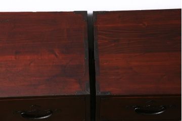 アンティーク家具　和製アンティーク　大正期　前面ケヤキ材　二本松箪笥　縁起物の金具が魅力の重ね箪笥(引き出し、衣装箪笥)(R-039959)