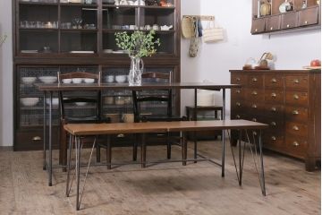 アンティーク家具　和製アンティーク　昭和中期　天板一枚板　リメイク　メンズライクにおすすめな鉄脚ベンチ(板座チェア、椅子)(R-039961)