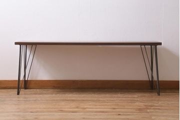 アンティーク家具　和製アンティーク　昭和中期　天板一枚板　リメイク　メンズライクにおすすめな鉄脚ベンチ(板座チェア、椅子)(R-039961)