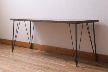 アンティーク家具　和製アンティーク　昭和中期　天板一枚板　リメイク　メンズライクにおすすめな鉄脚ベンチ(板座チェア、椅子)(R-039961)