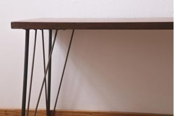 アンティーク家具　和製アンティーク　昭和中期　天板一枚板　リメイク　メンズライクにおすすめな鉄脚ベンチ(板座チェア、椅子)(R-039961)