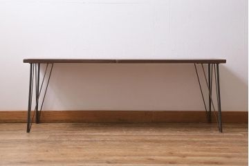 アンティーク家具　和製アンティーク　昭和中期　天板一枚板　リメイク　メンズライクにおすすめな鉄脚ベンチ(板座チェア、椅子)(R-039961)