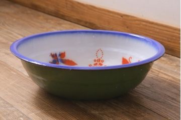 レトロ雑貨　月星印　かわいらしい中国ホーローのようなカラフルな洗面器(琺瑯)(R-039971)