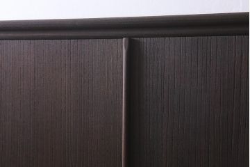 中古　国産高級家具　厚手桐材　隠し付き　桜と御所車の金具が優美な桐箪笥(衣装タンス、洋服タンス、桐たんす)(定価約90万円)(R-039973)
